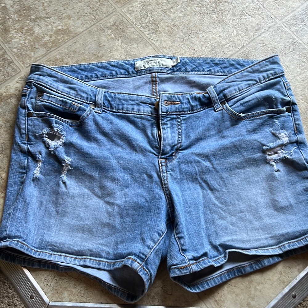 Torrid size 16 Jean shorts. Used good condition.